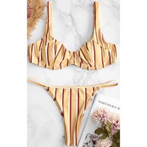 Cheeky striped underwire bikini
